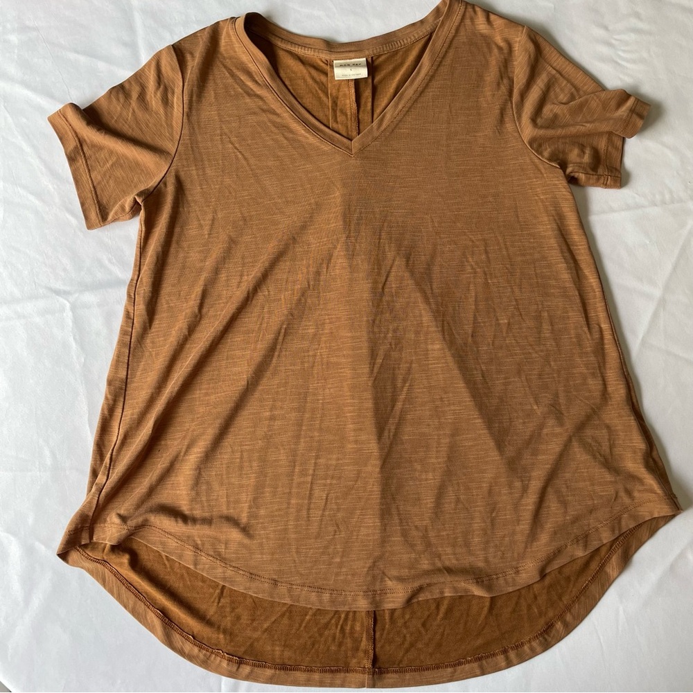 Mod Ref Brown V Neck T Shirt size Small 74% Modal